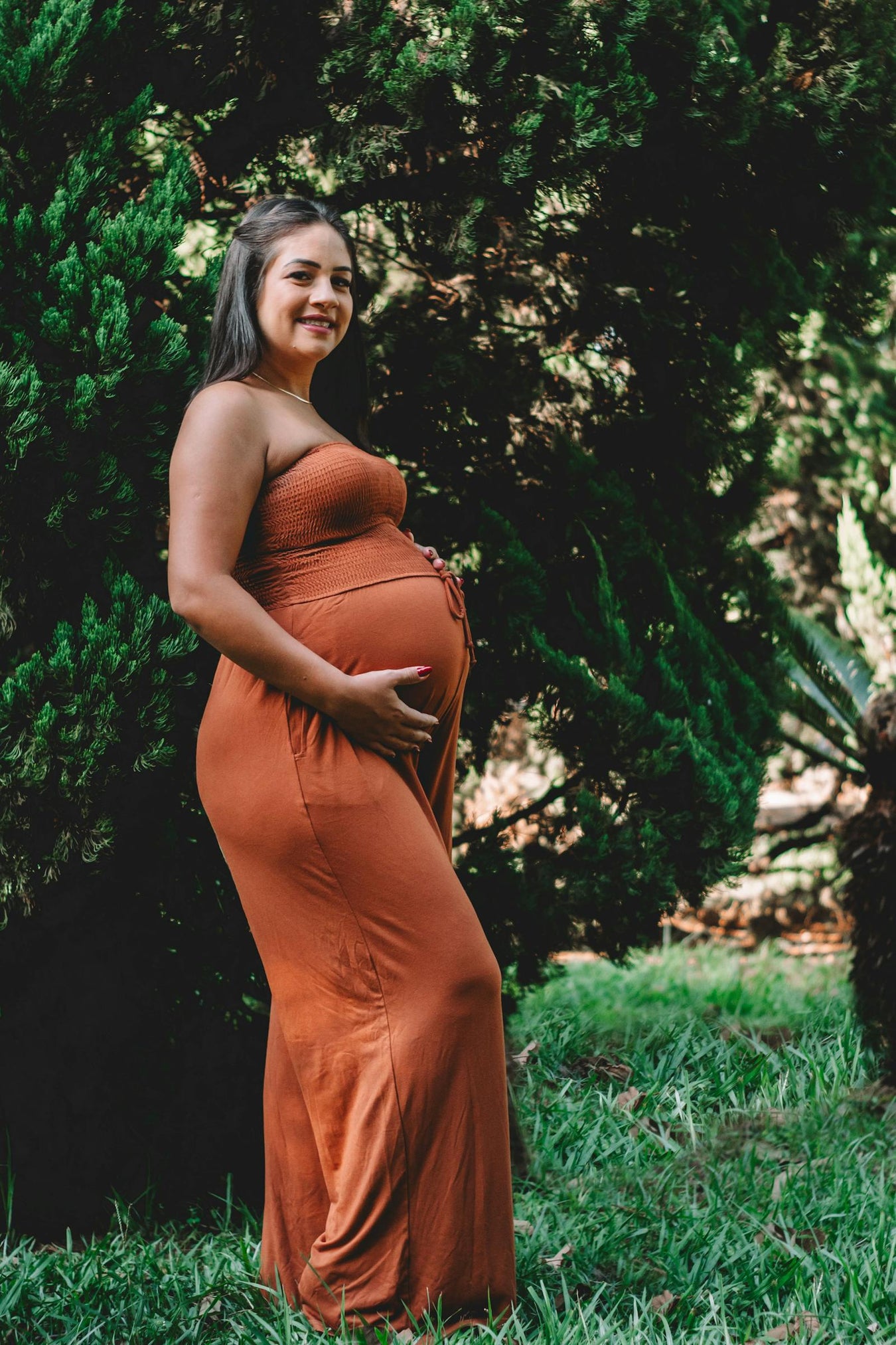 Pregnant woman maternity clothing lifestyle